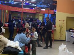 -爱蹦iBOON蹦床运动馆(江汉店)