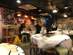 大堂-鲜入围煮花胶鸡海鲜火锅