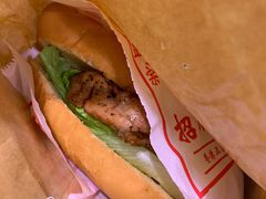 脆鸡扒包-香港十三座(宝山万达店)