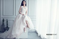 现代简约-巴黎婚纱摄影工作室