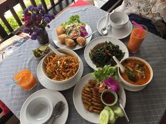 -Dash Teak House