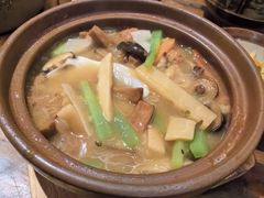 -有红鸡毛店·砂锅菜(抚琴夜市店)