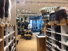 -lululemon(上海浦东IFC店)