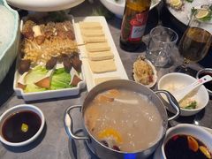 -德天肥牛海鲜火锅(城西银泰店)
