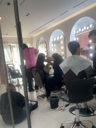 -红馆妆造(中央大街店)