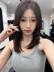 -SWANK SALON
