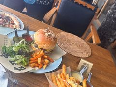 手工和牛汉堡-六阅·福十 FORTEN 海景咖啡西餐厅(双廊古镇店)