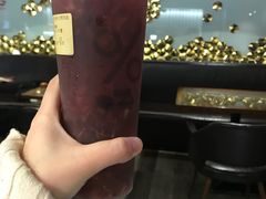 手舂草莓奶缇-%百分茶(江阴万达店)