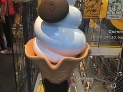 -LINE FRIENDS Garosu-gil Flagship Store