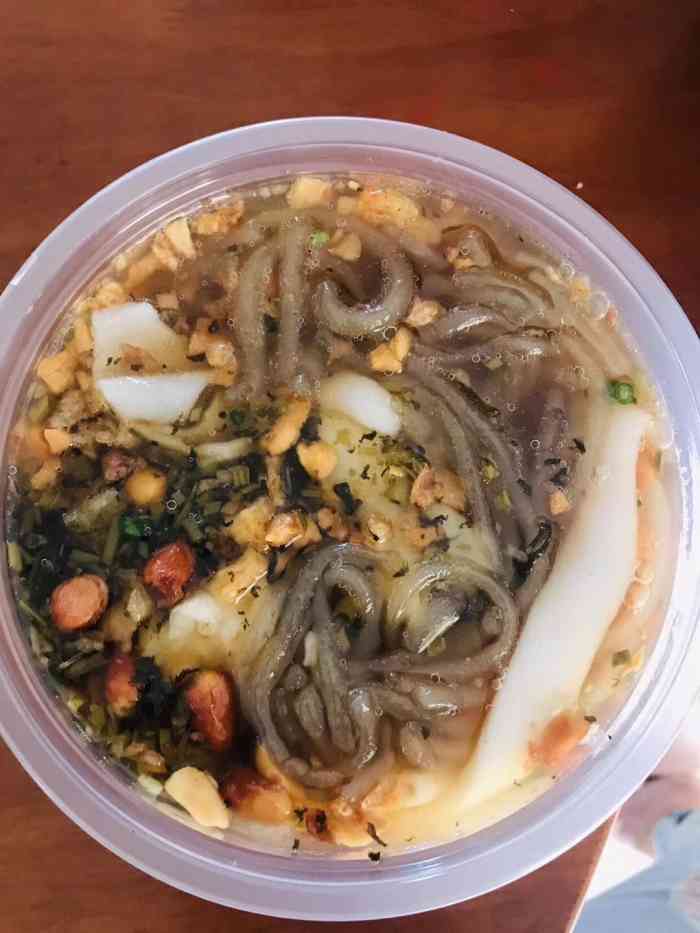 芳芳港门粉-"基本上都是去那里吃港门粉和港门酸粉,虽然.