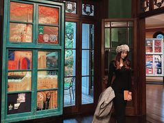 -Nathalie Djurberg与Hans Berg“牛皮纸包裹的月亮”-Prada荣宅当季展览