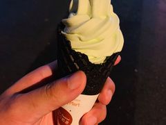 -全家便利店(洛川东路店)