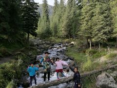 -江布拉克景区怪坡停车场