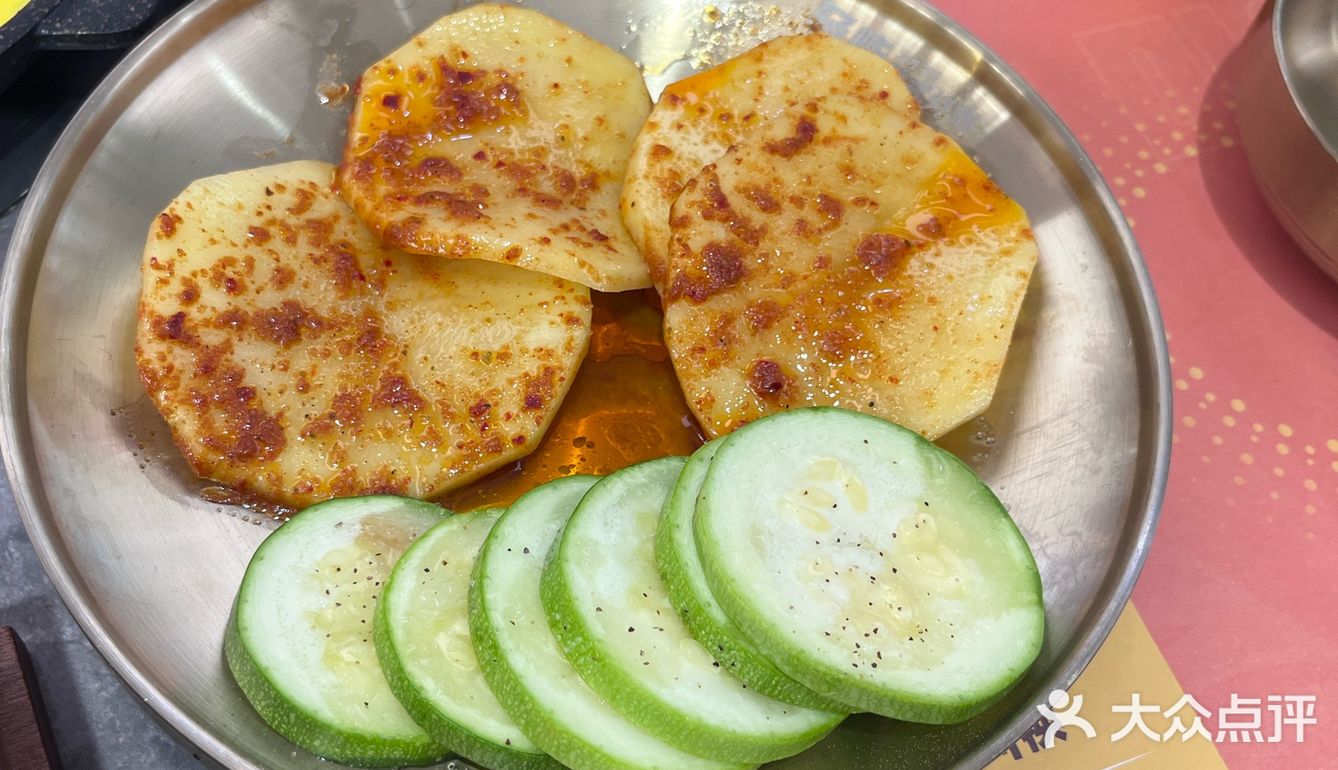 新店开业！今天特地坐五个小时高铁来武汉吃烤肉