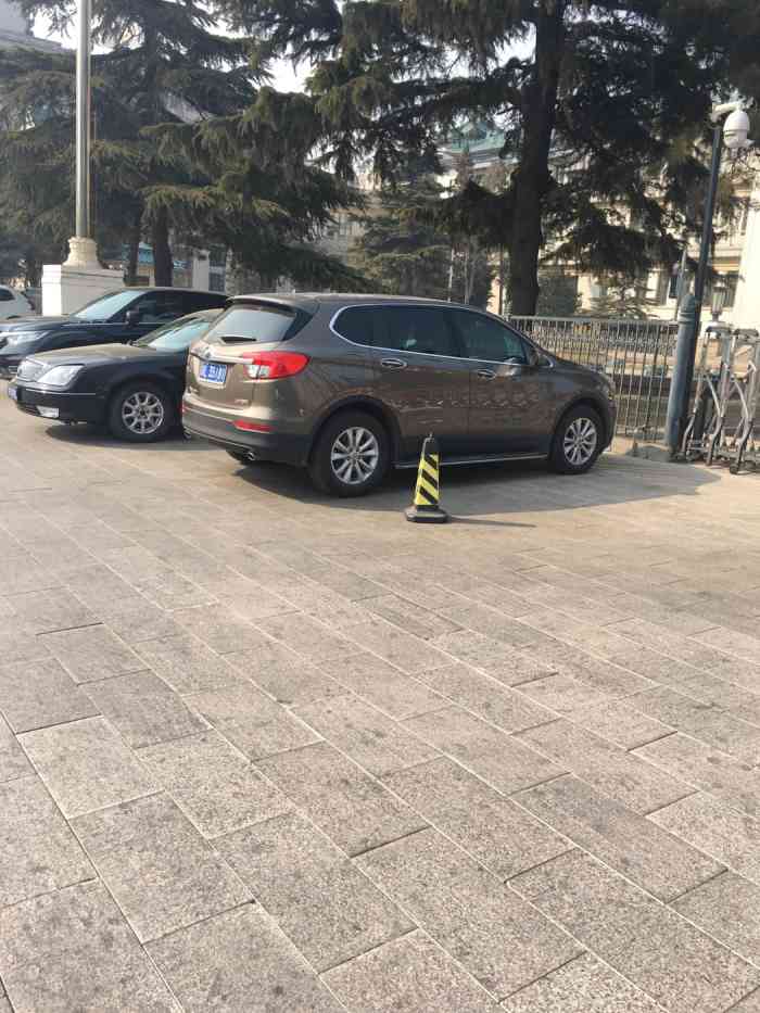 民族文化宫大剧院停车场-"昨天是小年儿,我集团在这里举行了每年一度.