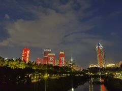 -万绿园
