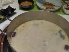 -洪氏嗨捞·猪肚鸡火锅(阳光天地店)