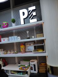 -PE SALON 