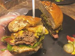 鲜虾牛油果汉堡-HIGH FIVE哈福手工汉堡(桂林路店)