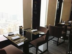 靠窗位-唐拉雅秀酒店-西锦汇空中BBQ·思创餐厅