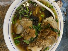 棒子骨-老谢野馄饨(延安路店)