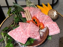 -山川小町·极番烧肉(新地假日广场店)