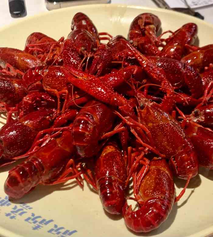 靓靓蒸虾(青岛闽江路店)-"从正门对面小路过去,刚好有很多停车位～ .