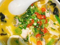 -鸭绿江海鲜烧烤大排档(杏林街店)