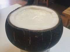 -志龙皇冠吃货椰子铺