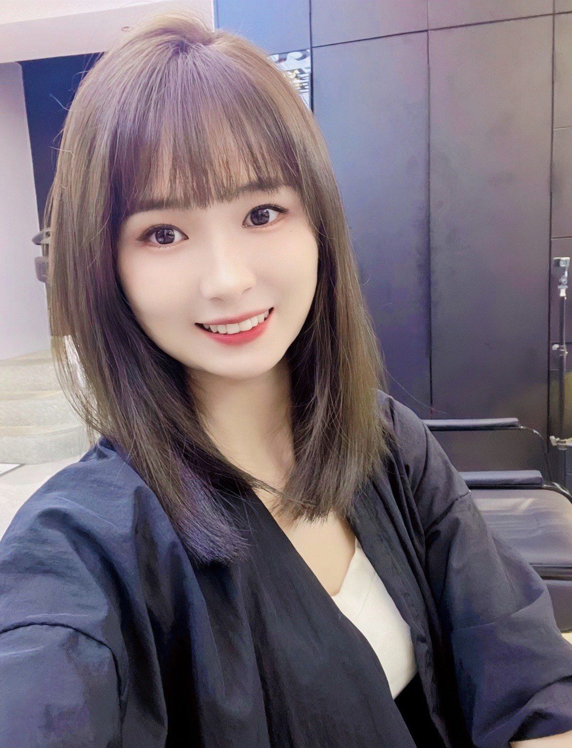 小公主一款少女感满满的发型初恋发型 这款发型以轻盈的空气刘海
