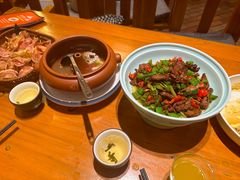 -老滇山寨•云南特色菜•地方菜•民族风情歌舞表演(金碧店)