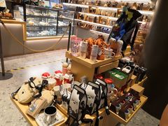 零售区-星巴克臻选(济南恒隆店)