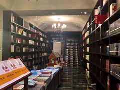 店内环境-钟书阁(松江泰晤士小镇店)