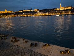 -多瑙河畔鞋履雕塑