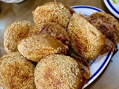 烧饼夹烧牛羊肉-老爆肚满五香烧牛羊肉