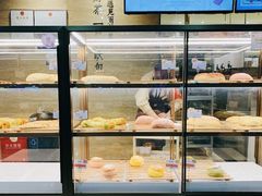 面包甜点陈列柜-奈雪的茶(深圳北站店)