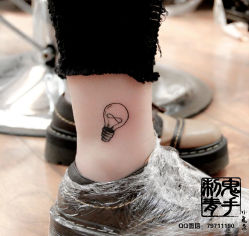 -鬼手纹身小鬼店