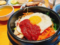 传统石锅拌饭-唯成•韩国炭火烤肉 유성고기