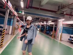 -徐汇日月光地下停车场
