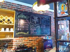 大堂-初见咖啡(青大路店)