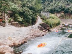 -安吉龙王山峡谷漂流