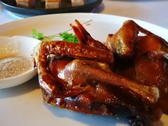 玻璃皮润烧乳鸽王-富力丽思卡尔顿酒店·丽轩中餐厅