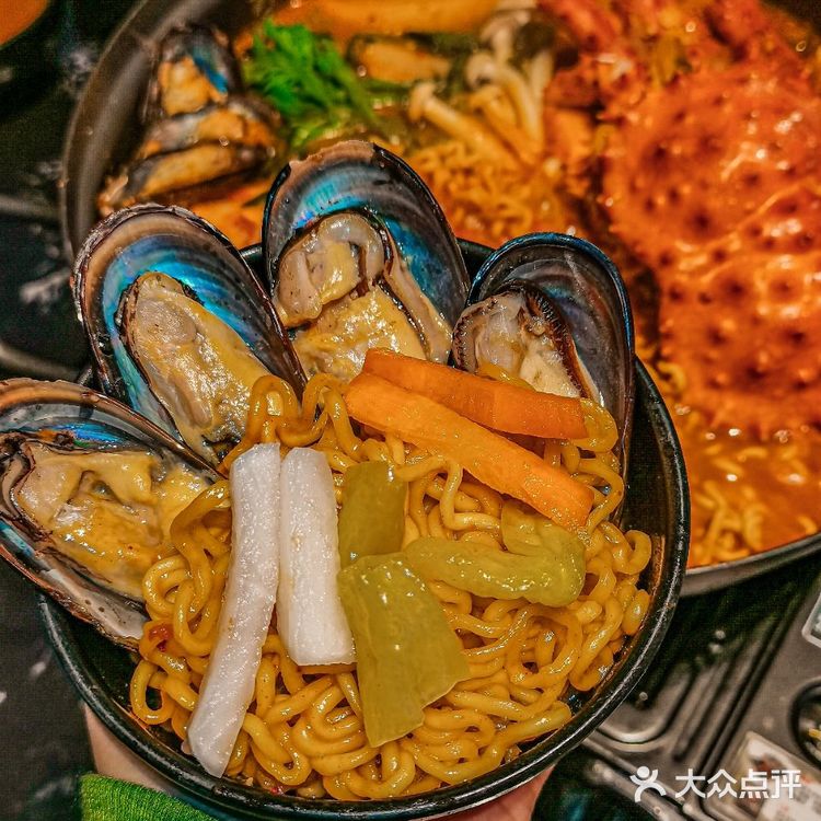 男朋友叫我来的店⚈₃⚈必须吃帝王蟹火锅安排！