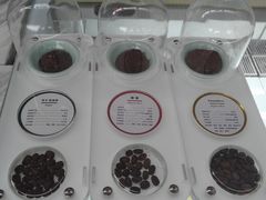 -UNI UNI(环亚凯瑟琳店)