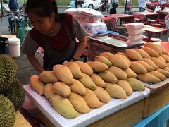 -芒果糯米饭摊子