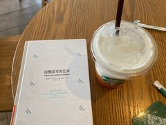 -星巴克臻选(莘庄仲盛店)