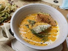 圣诞南瓜海鲜汤-Mark&Mars Restaurant