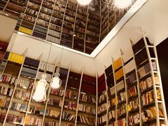 -钟书阁(松江泰晤士小镇店)