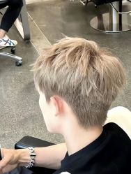 -藤野造型烫发染发