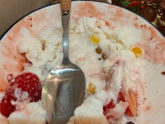 草莓生乳冰-怪物的冰与火(天虹商场中山路店)
